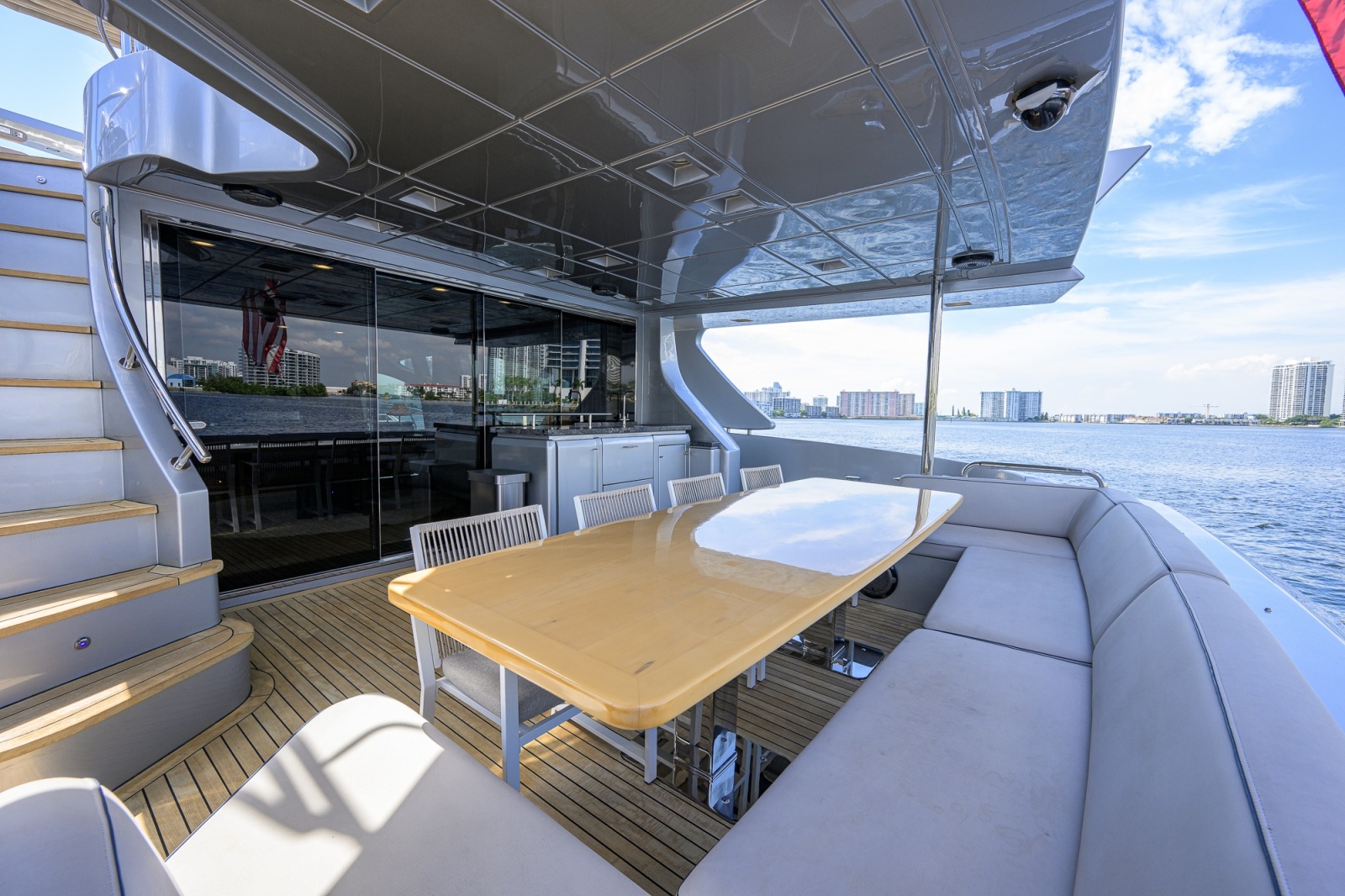 2008 Azimut Flybridge