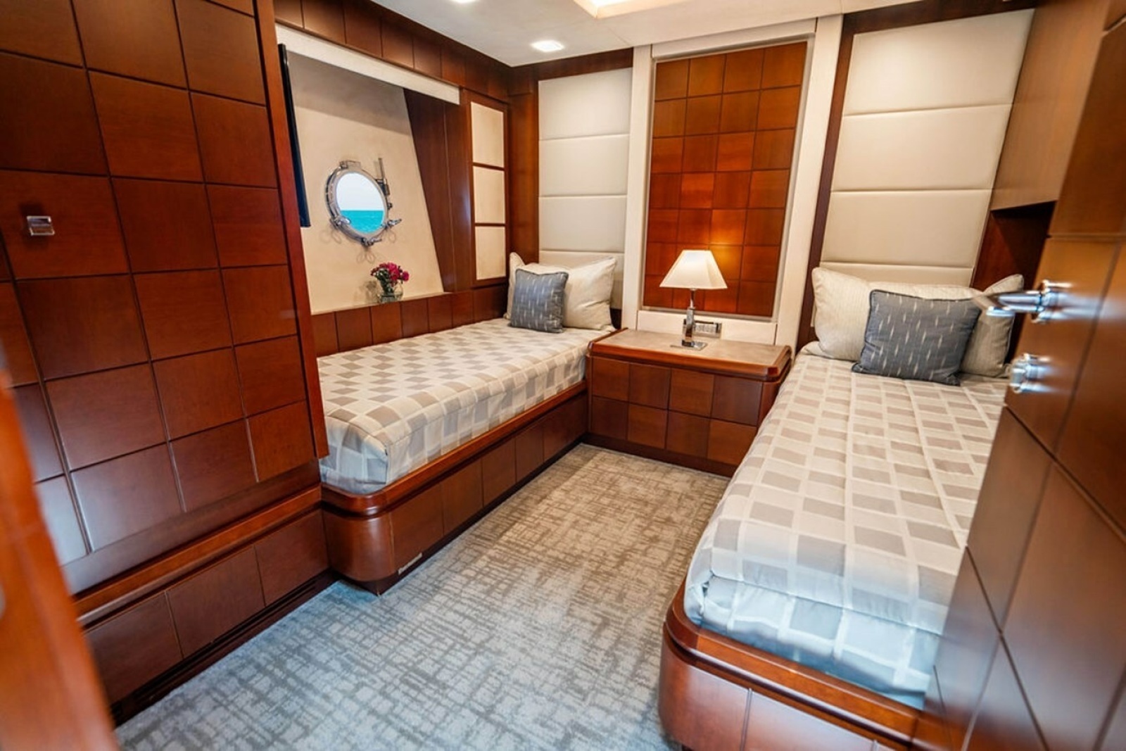 2008 Azimut Flybridge