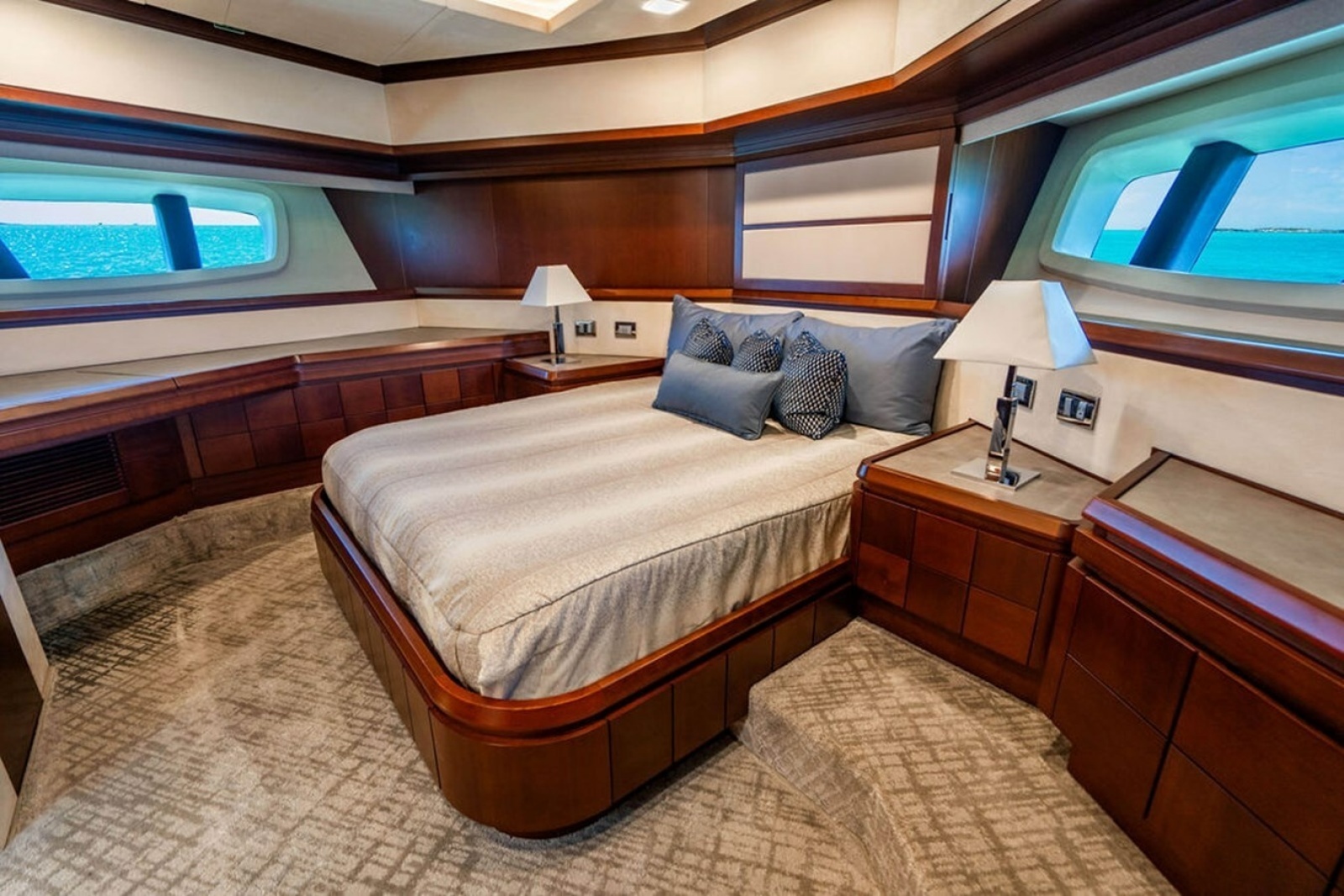 2008 Azimut Flybridge