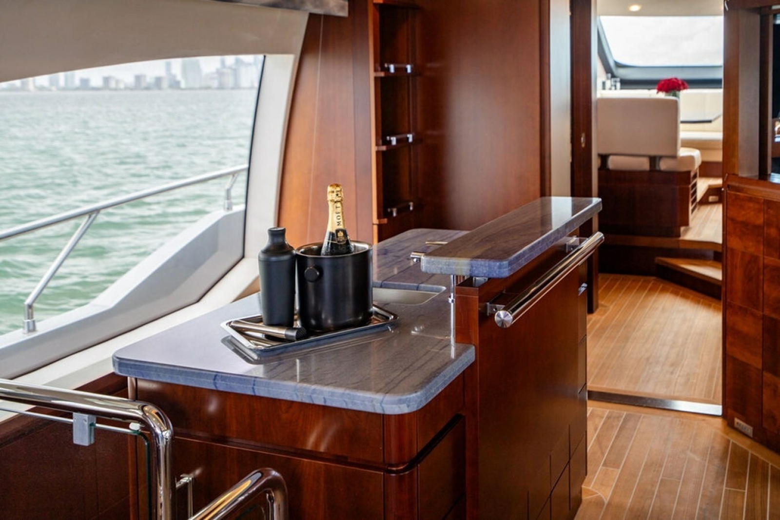 2008 Azimut Flybridge