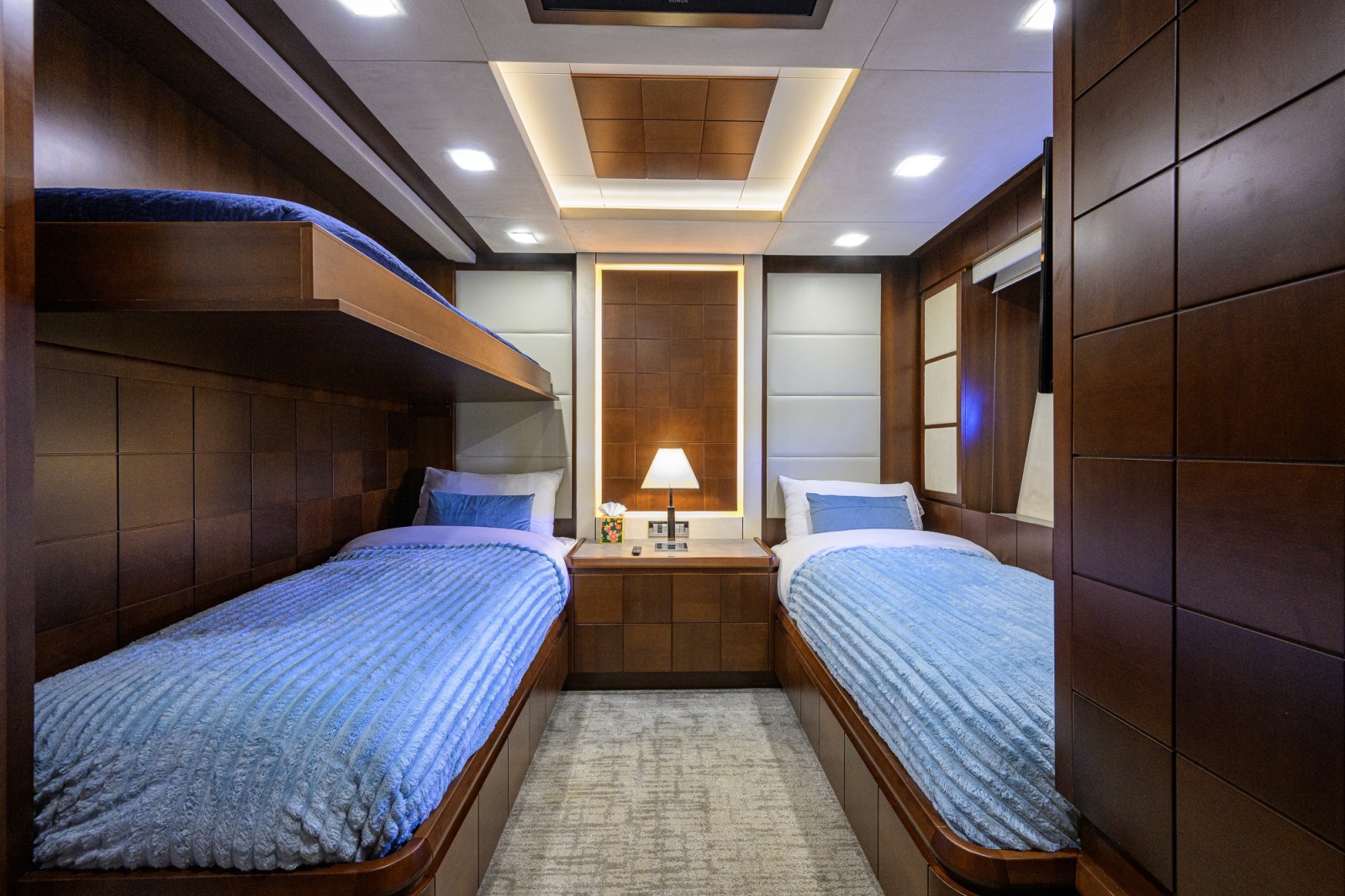2008 Azimut Flybridge