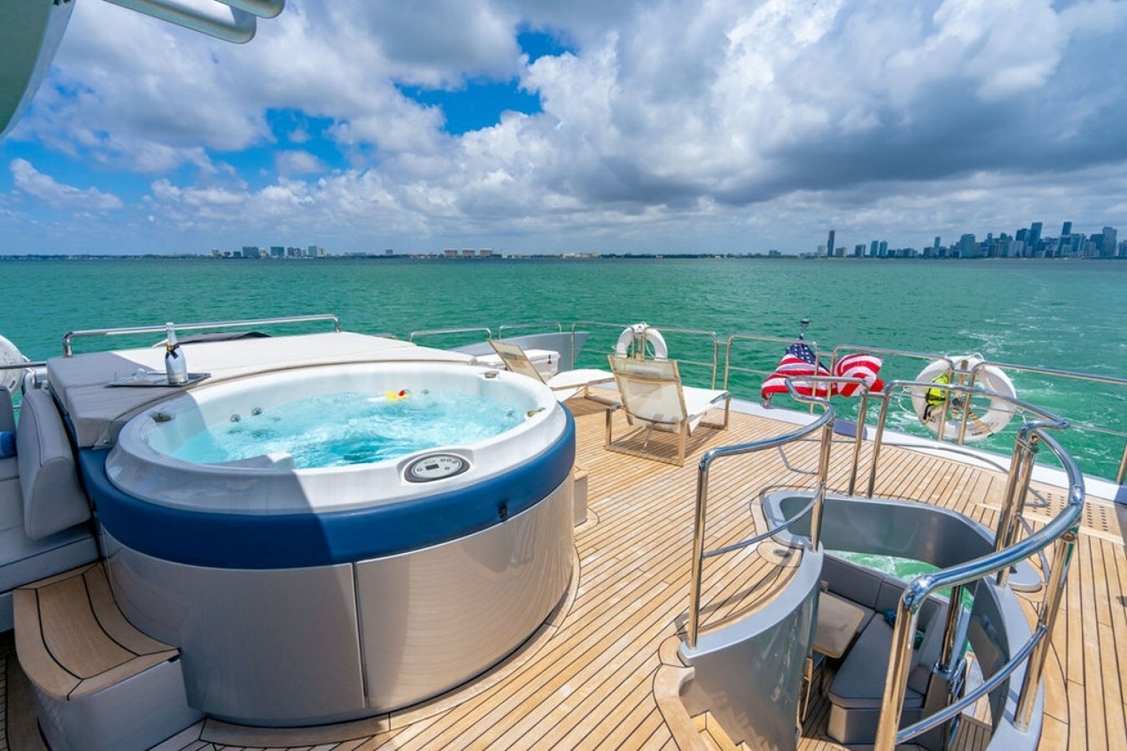 2008 Azimut Flybridge