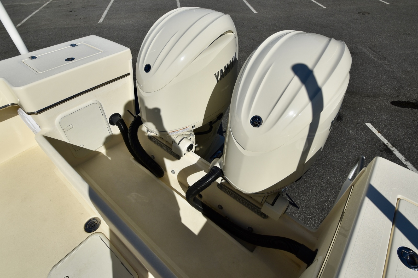 26ft Jones Brothers Yacht For Sale