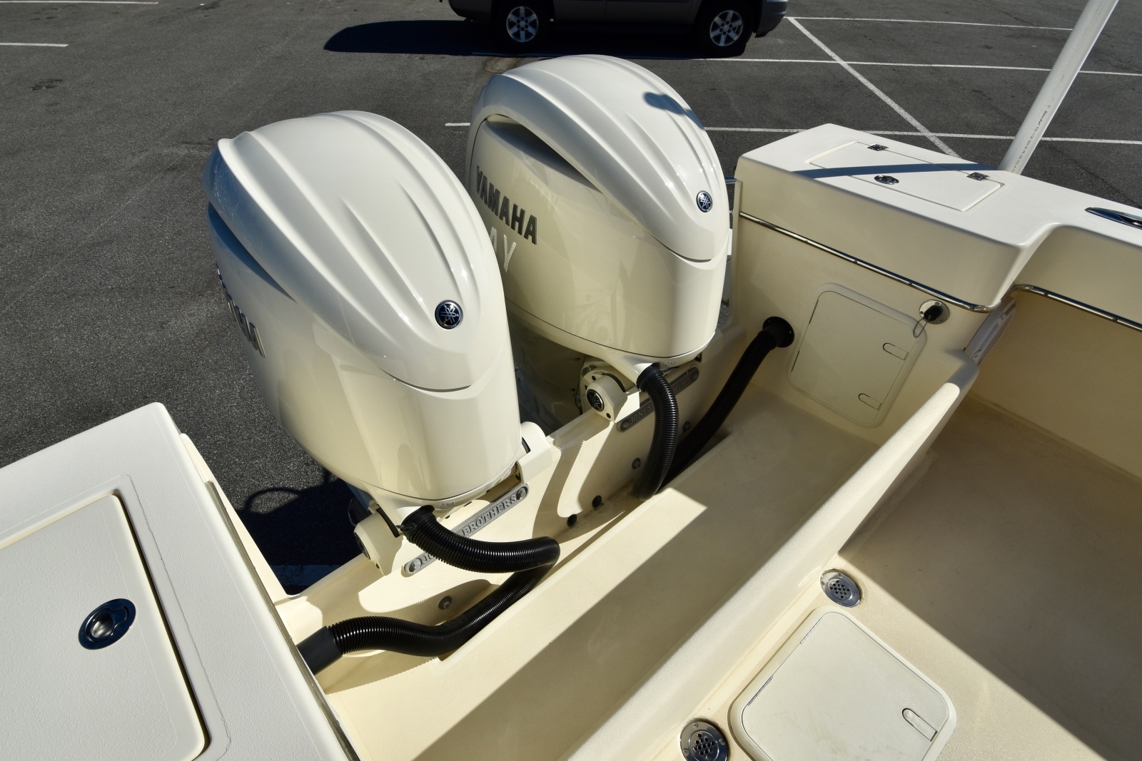 26ft Jones Brothers Yacht For Sale
