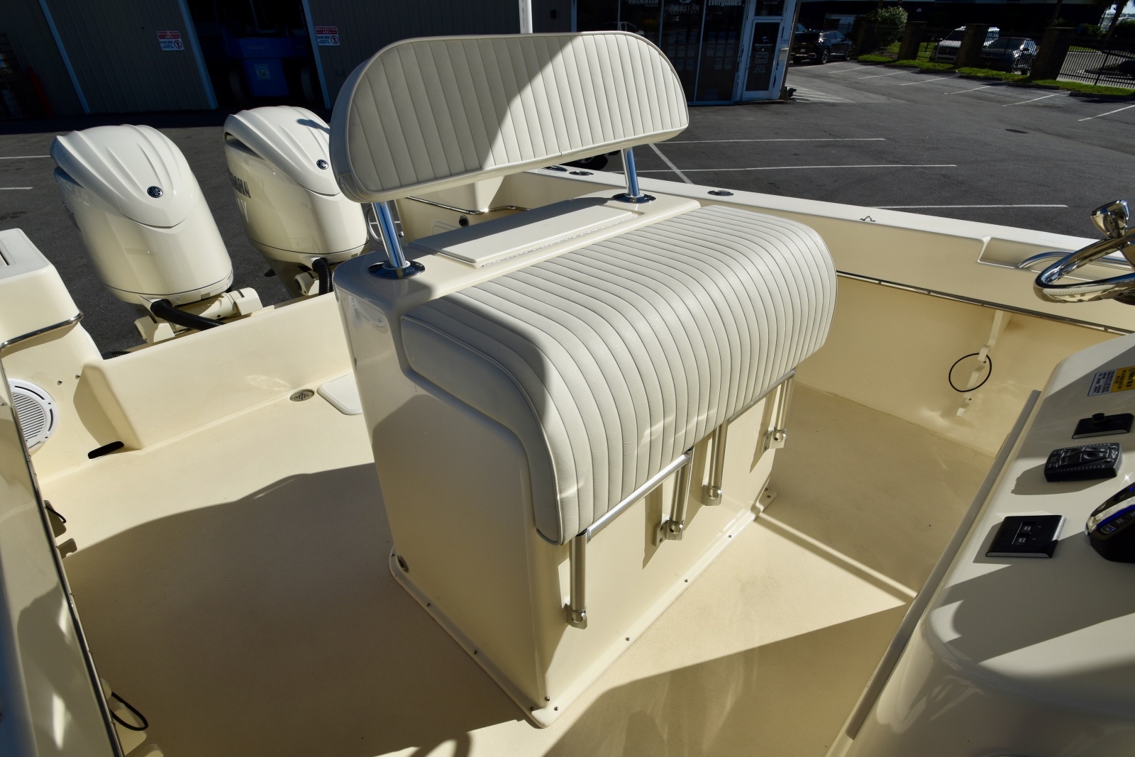 26ft Jones Brothers Yacht For Sale