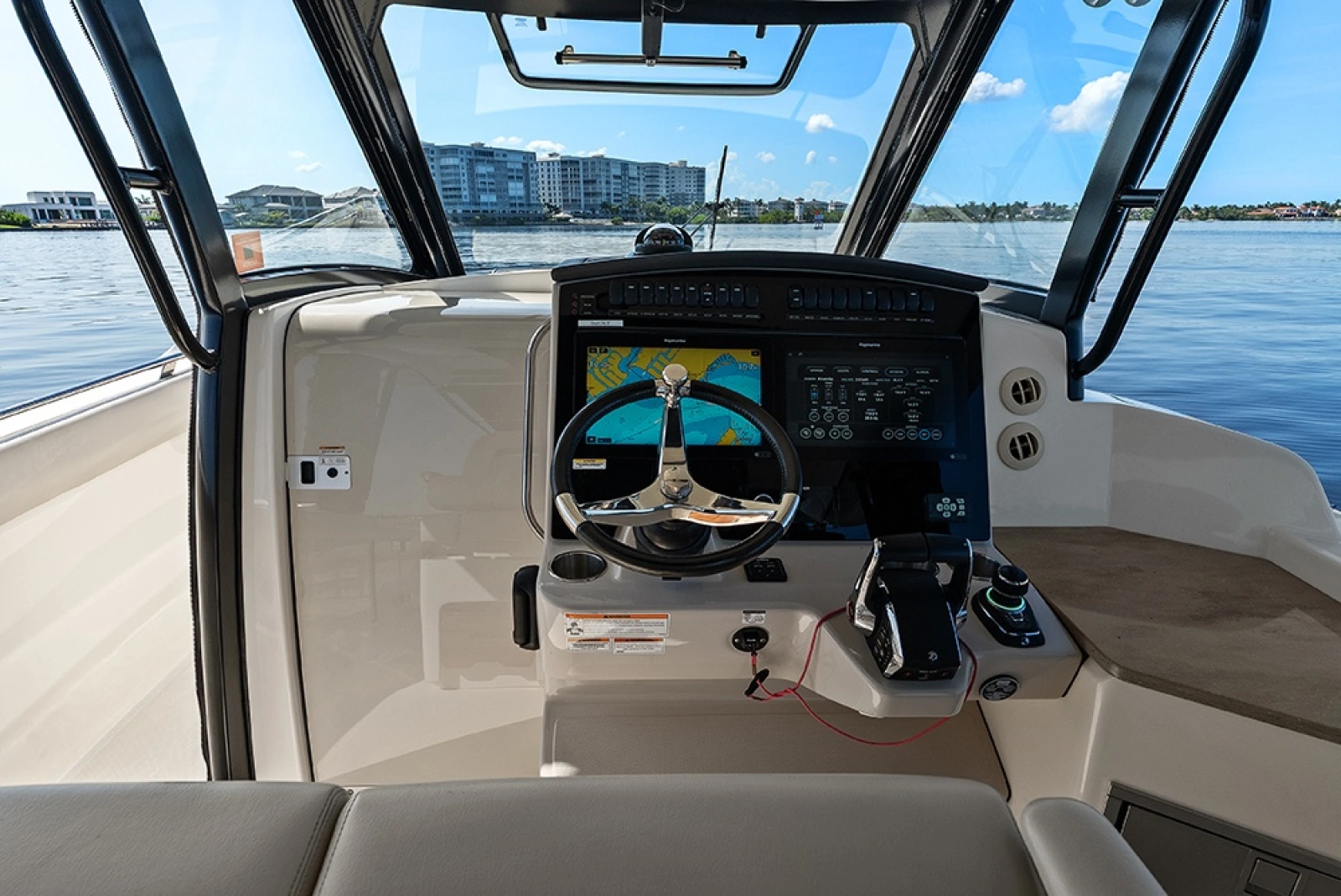Helm station