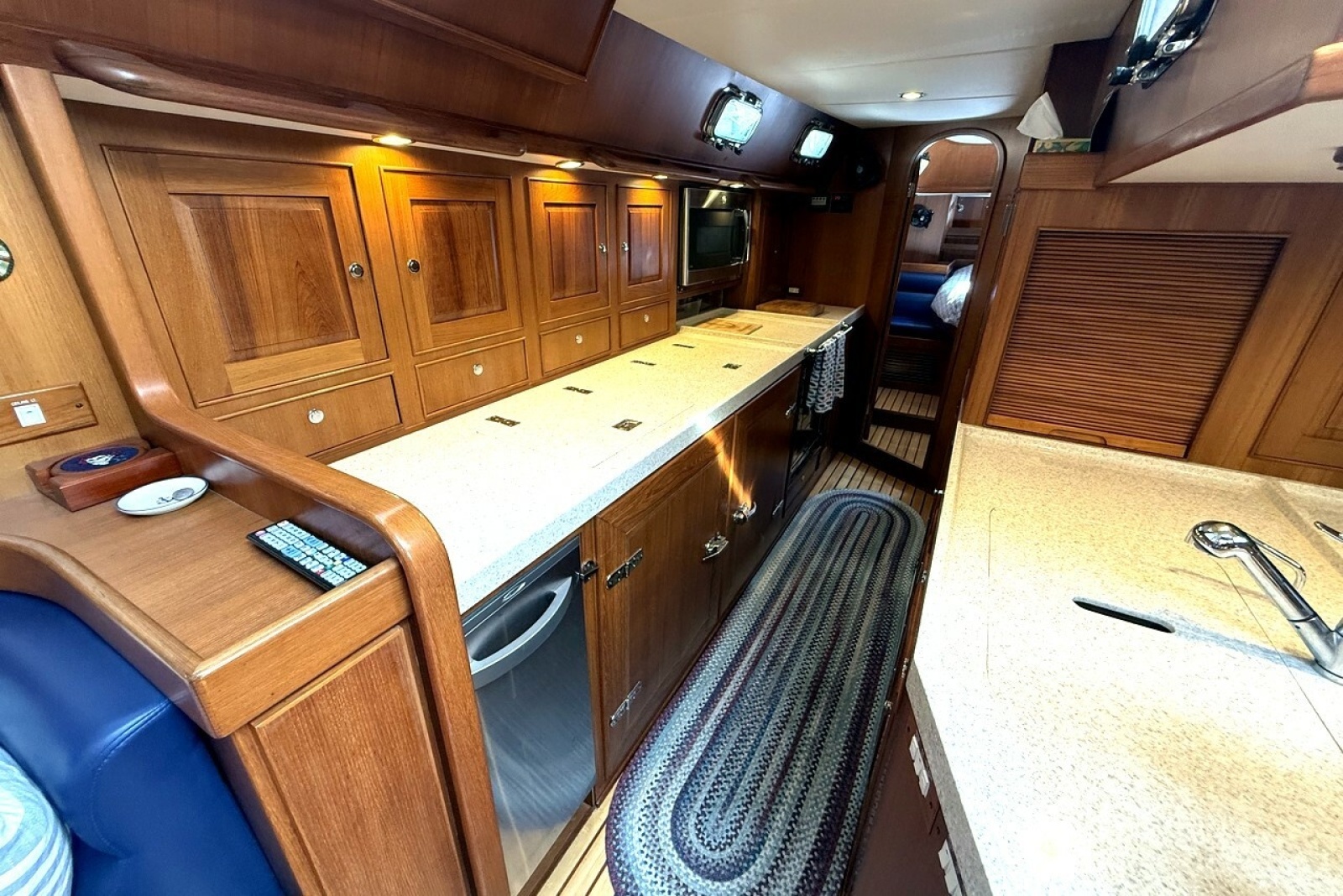 2016 Hylas 56