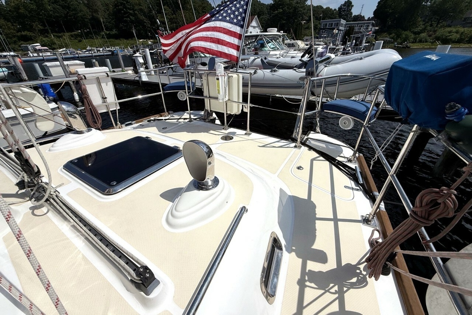 2016 Hylas 56