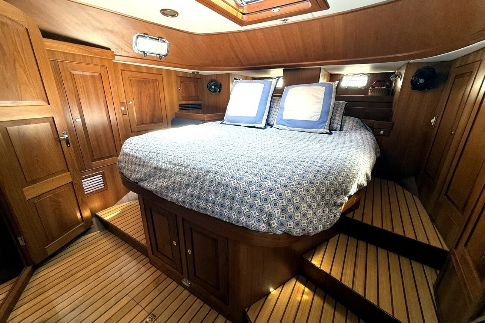 2016 Hylas 56