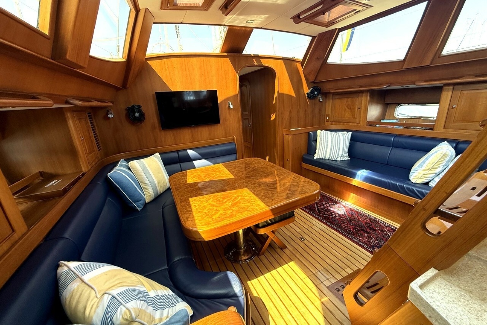 2016 Hylas 56