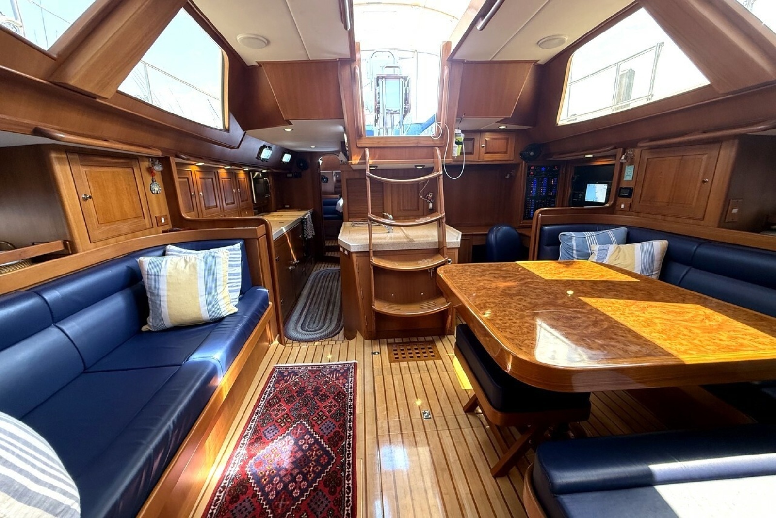 2016 Hylas 56