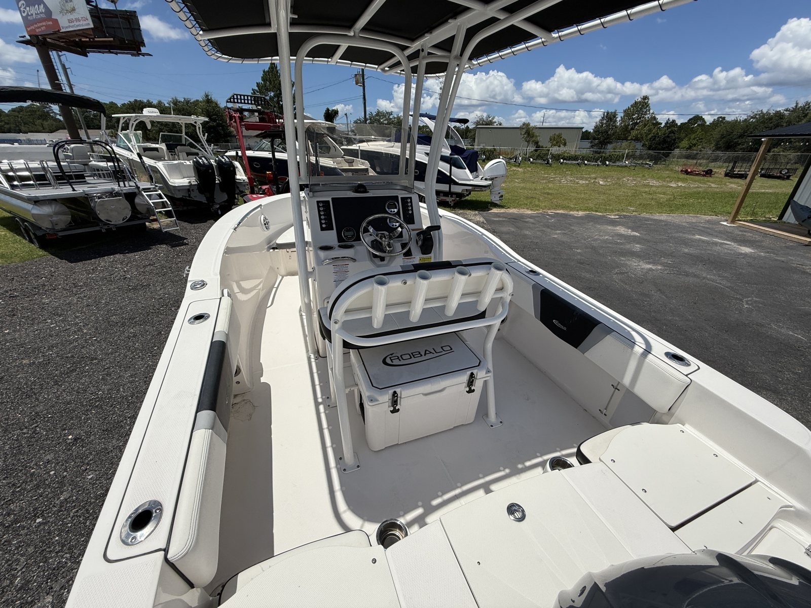2024 Robalo R180