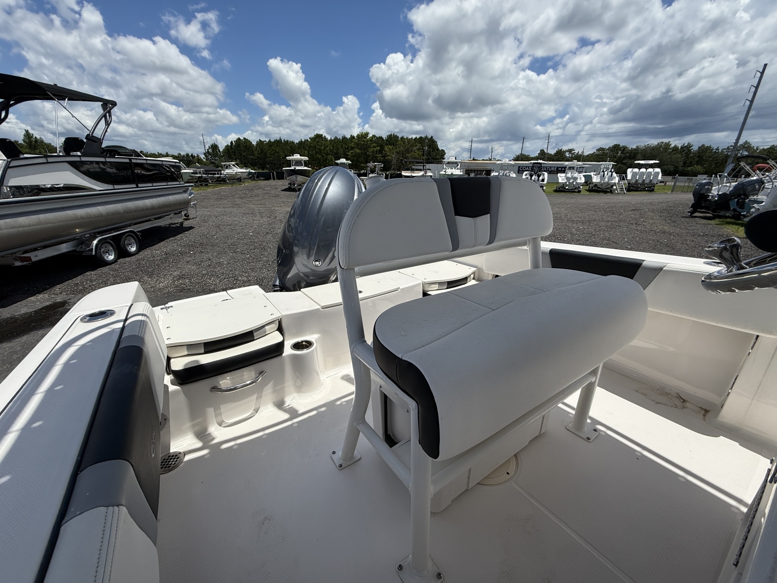 2024 Robalo R180