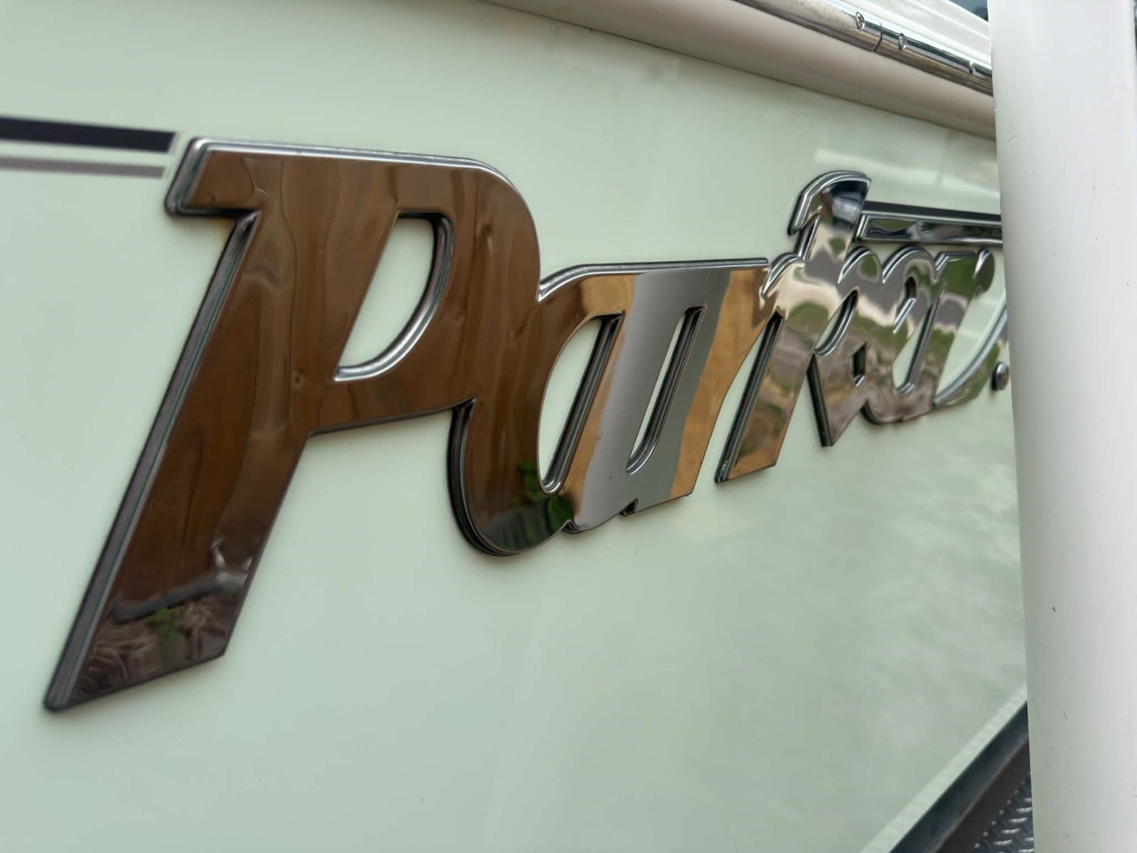 2022 Parker 2320 SC (Sport Cabin)
