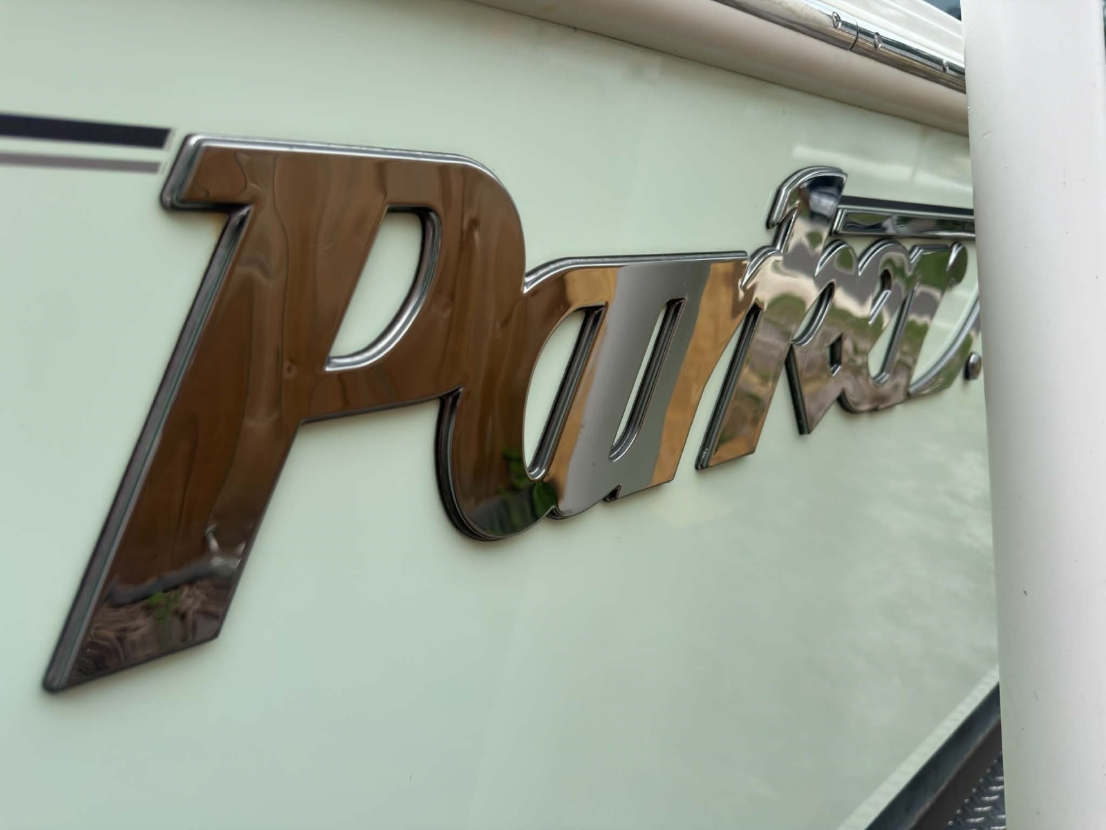 2022 Parker 2320 SC (Sport Cabin)