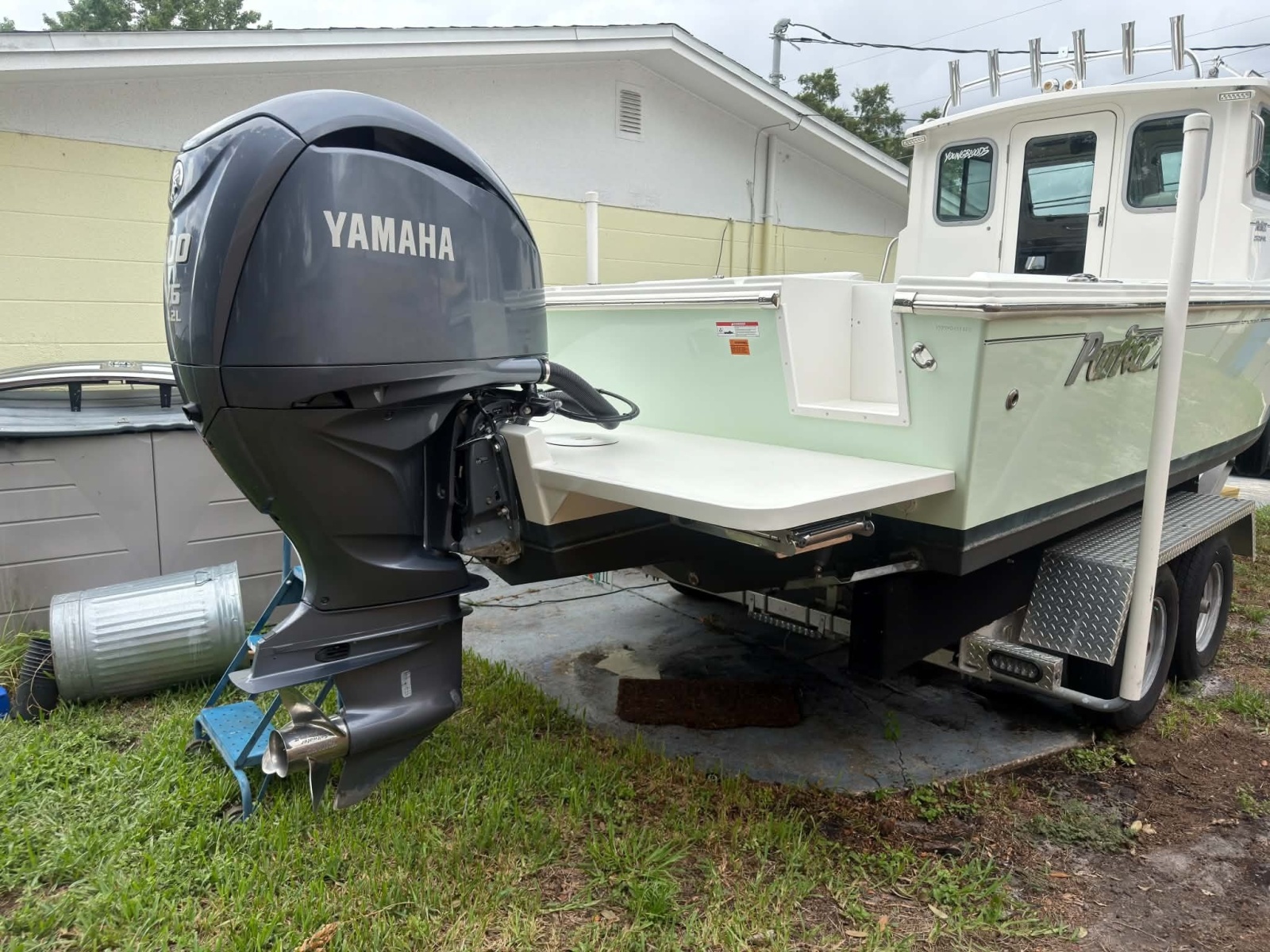 2022 Parker 2320 SC (Sport Cabin)