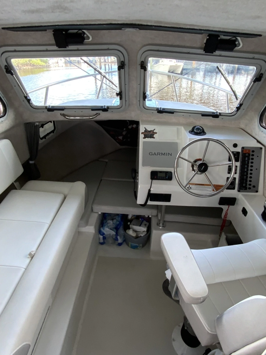 2022 Parker 2320 SC (Sport Cabin)