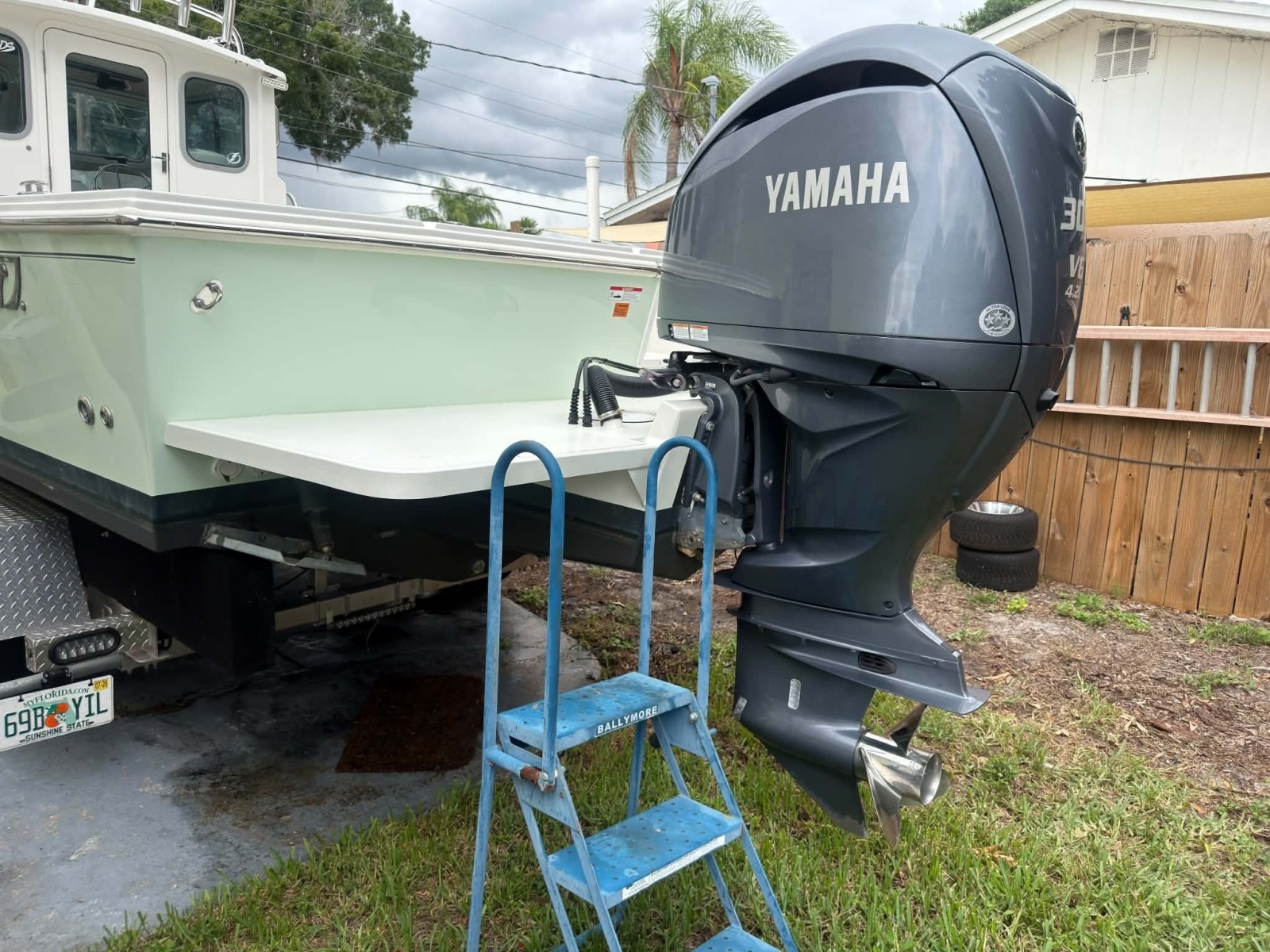2022 Parker 2320 SC (Sport Cabin)
