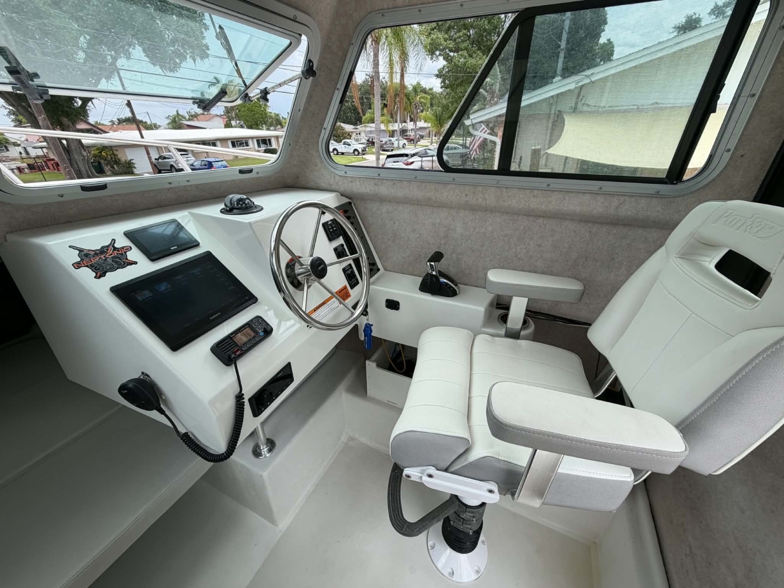 2022 Parker 2320 SC (Sport Cabin)