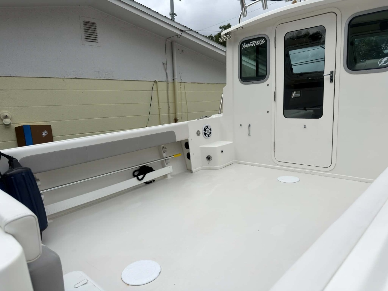 2022 Parker 2320 SC (Sport Cabin)