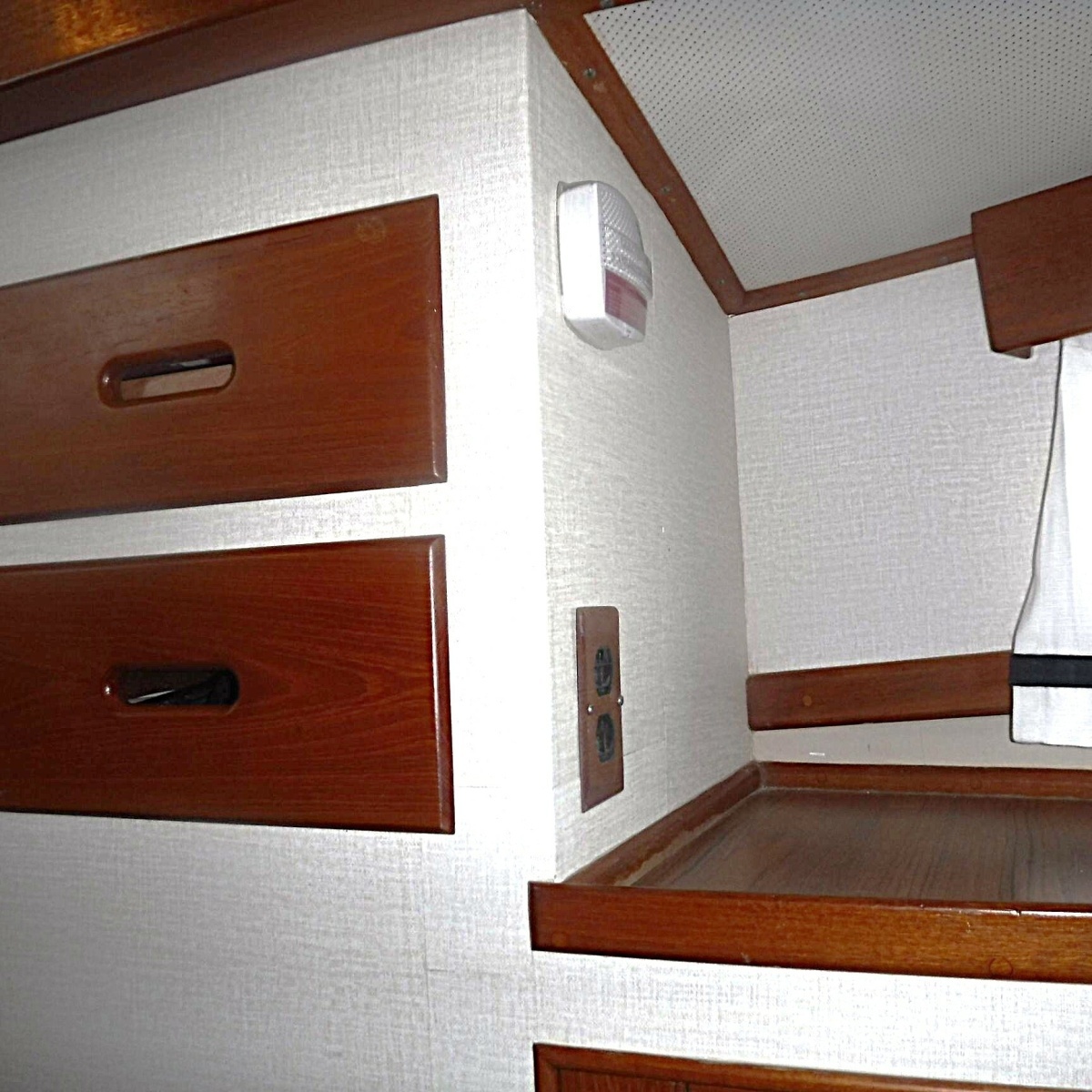 1983 Grand Banks Classic 36