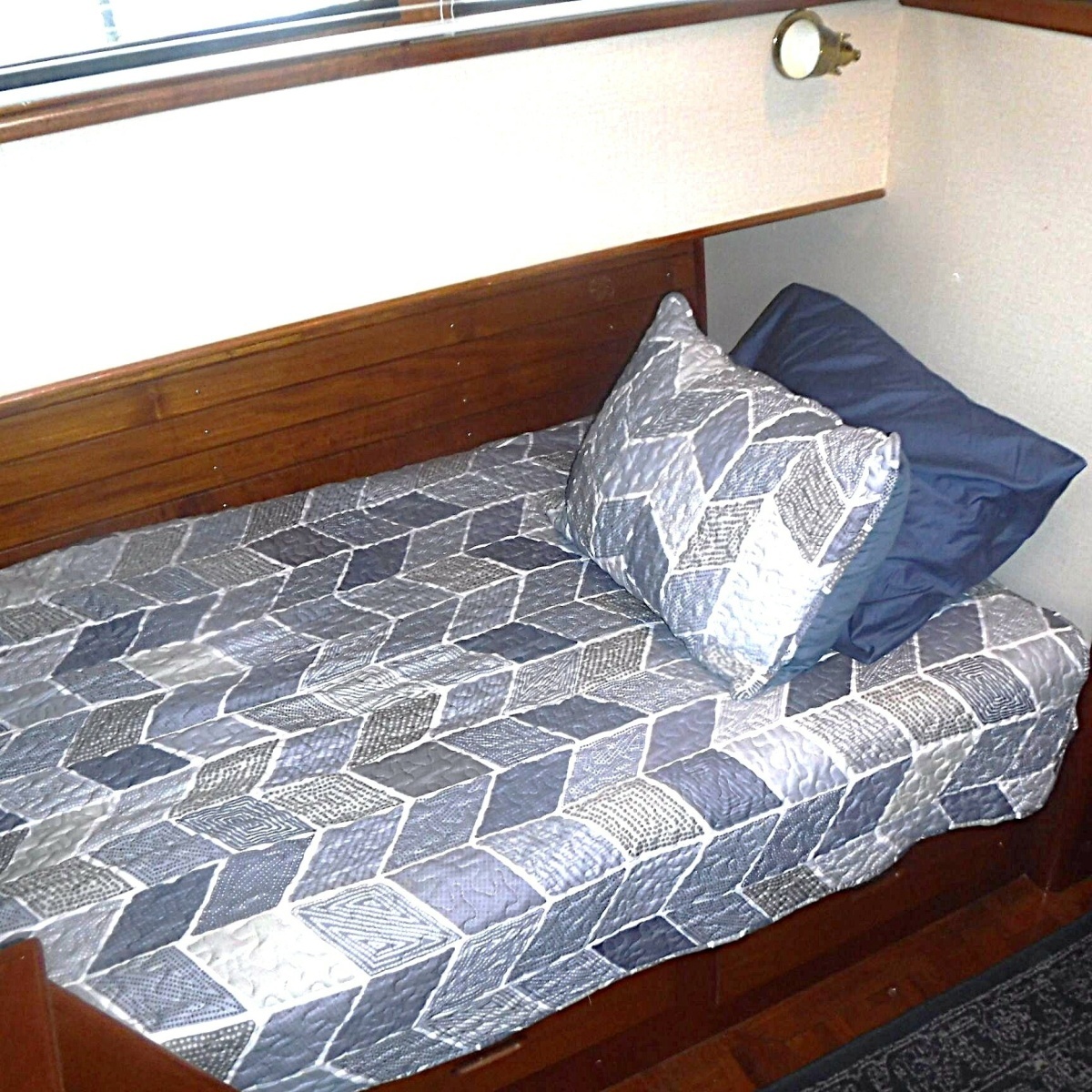 1983 Grand Banks Classic 36