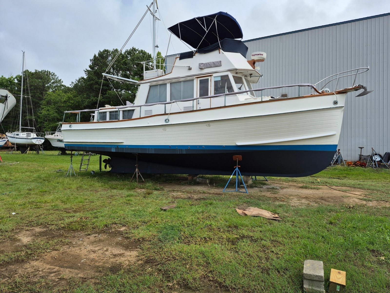 1983 Grand Banks Classic 36