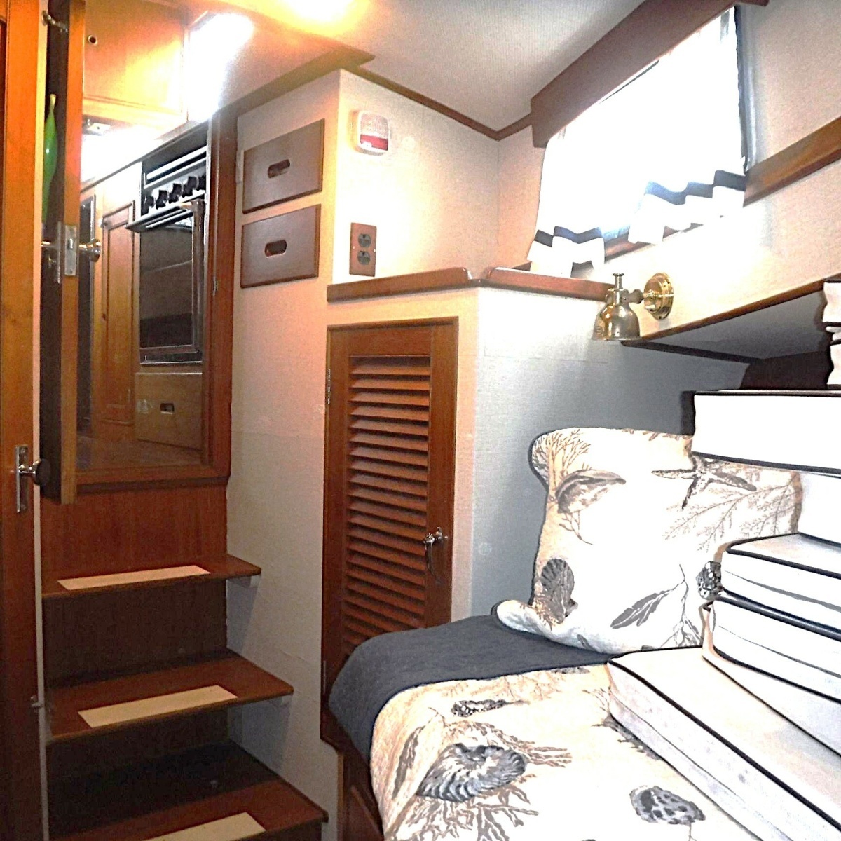 1983 Grand Banks Classic 36