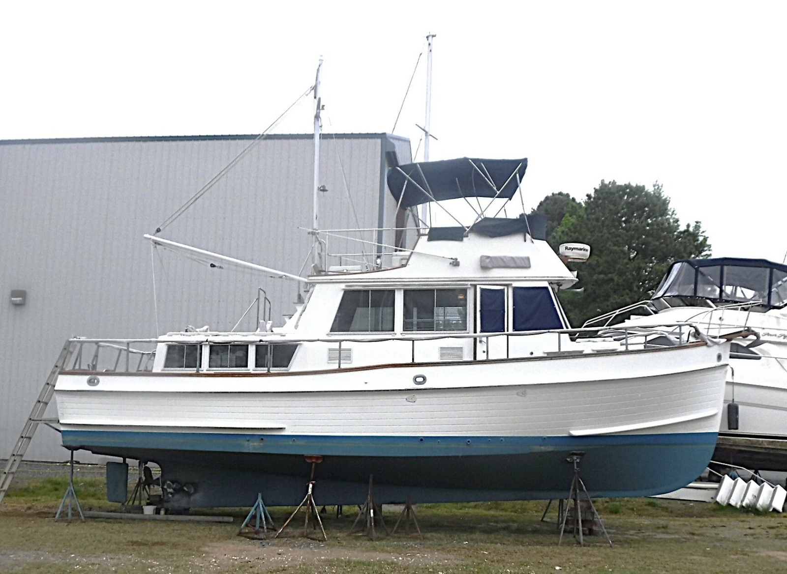 1983 Grand Banks Classic 36