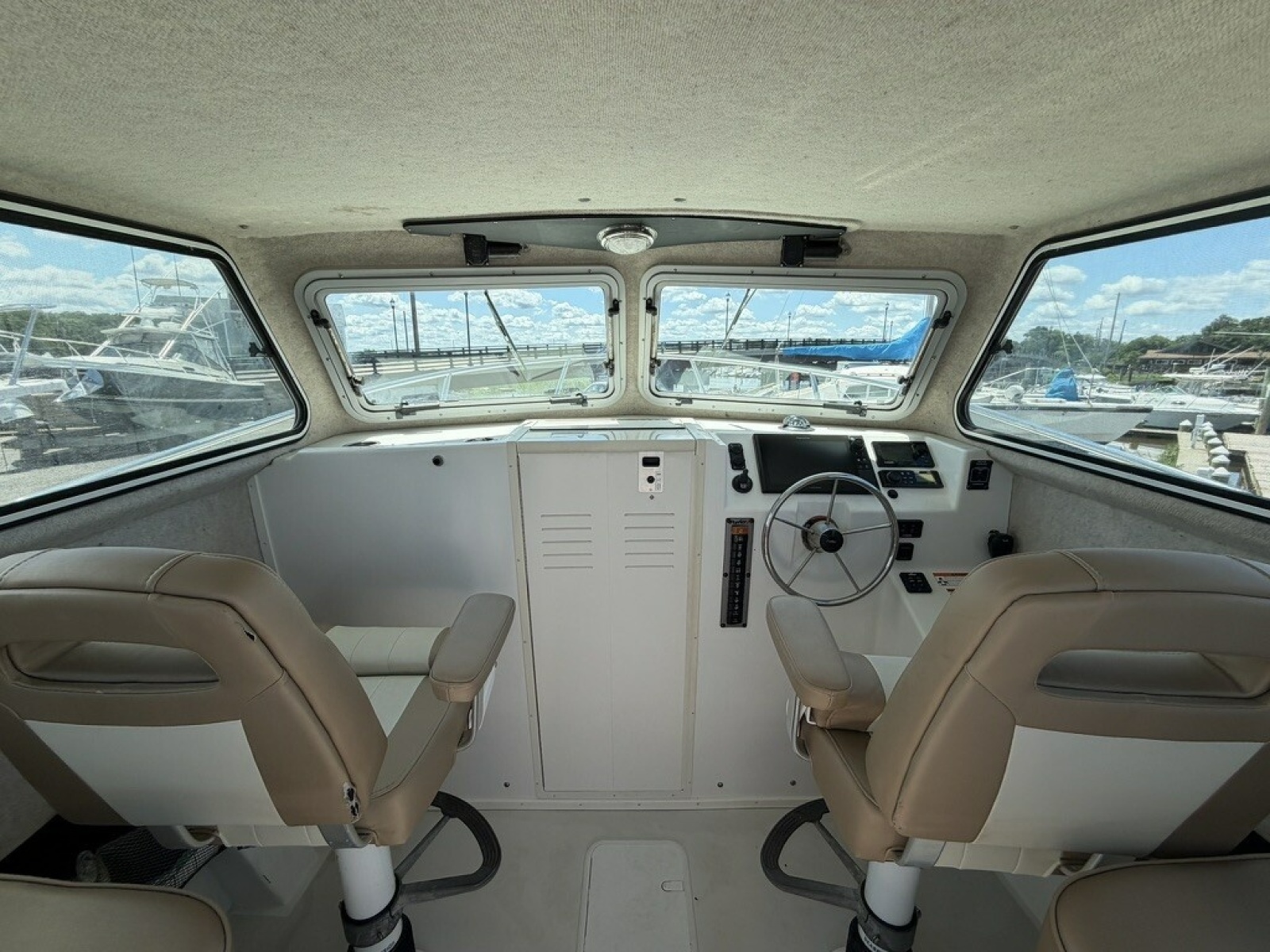 2018 Parker 2520 XL Sports Cabin