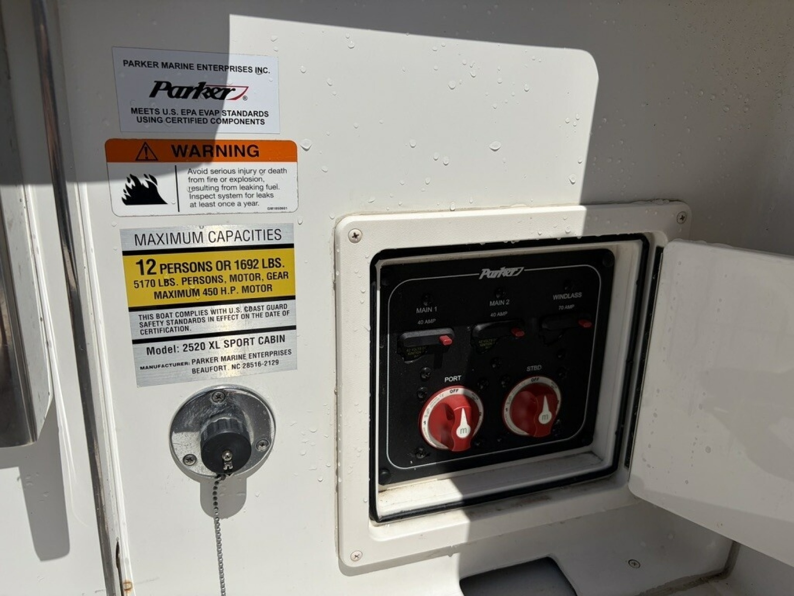 2018 Parker 2520 XL Sports Cabin