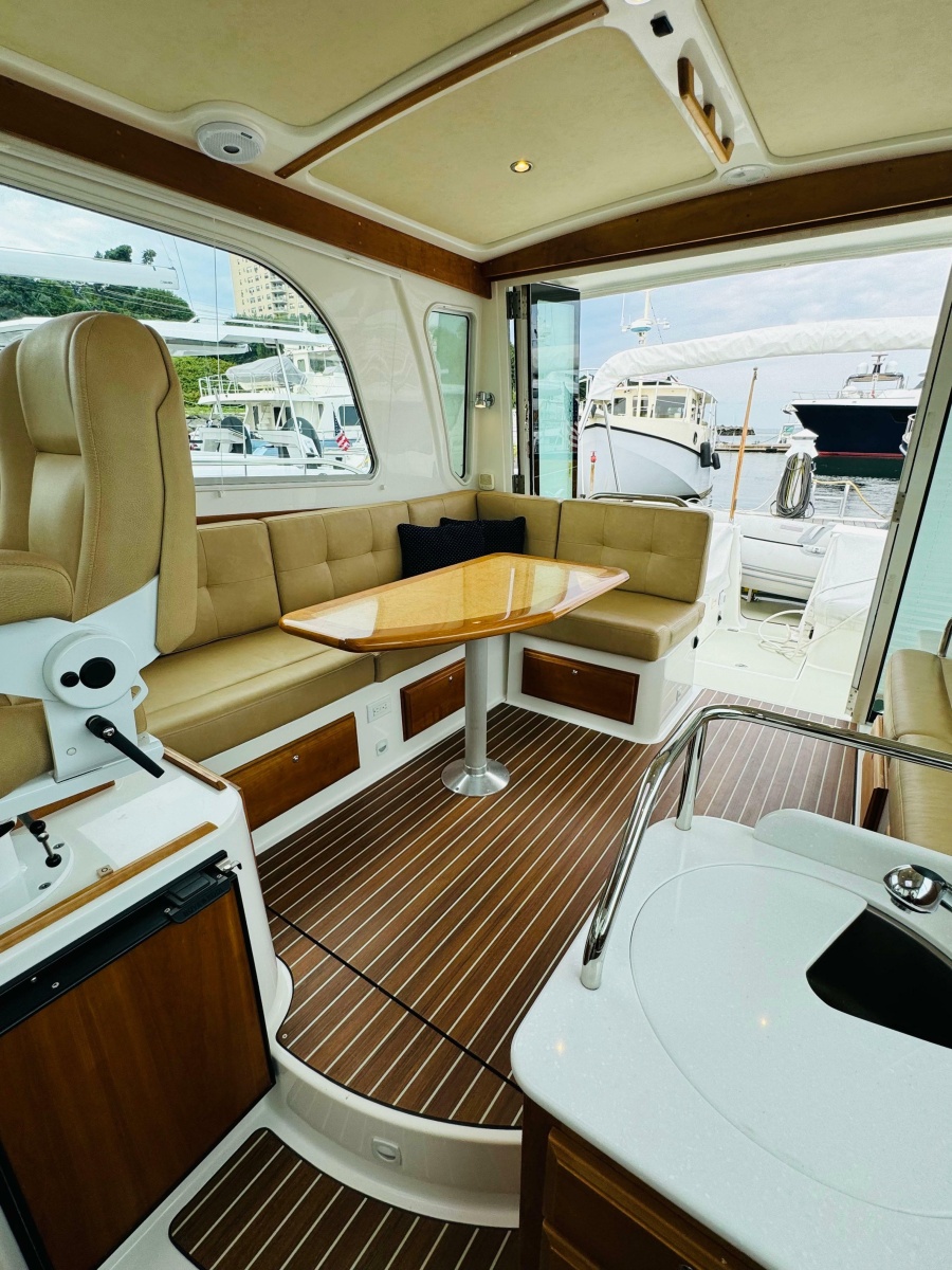 2018 Back Cove 37