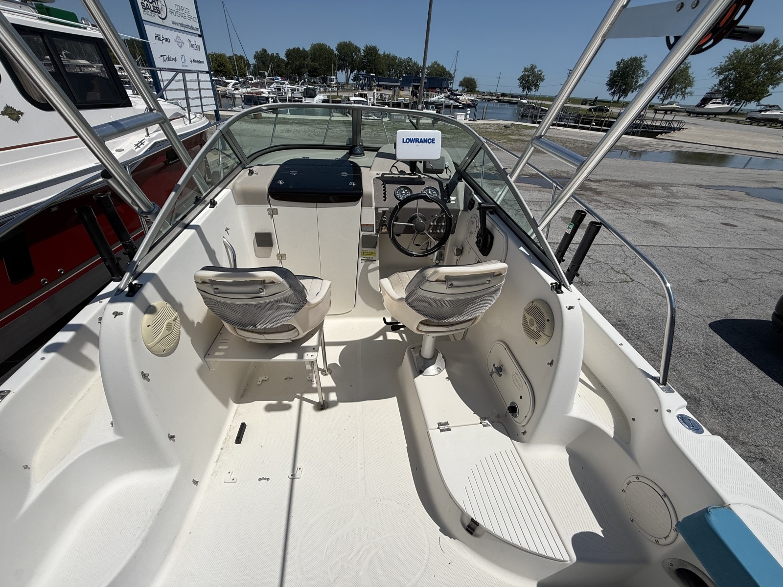 21ft Bayliner Yacht For Sale