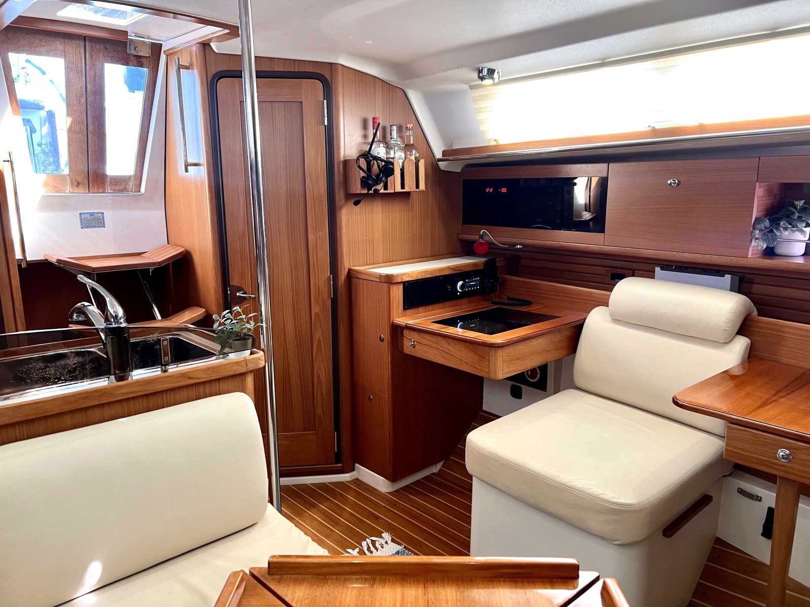 2011 Catalina 355