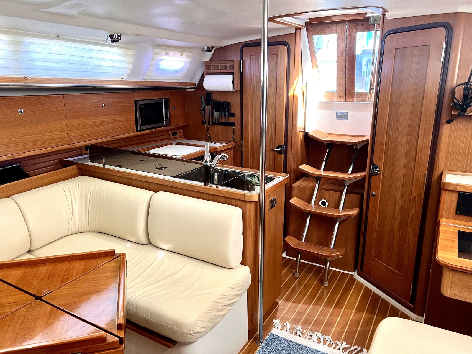 2011 Catalina 355