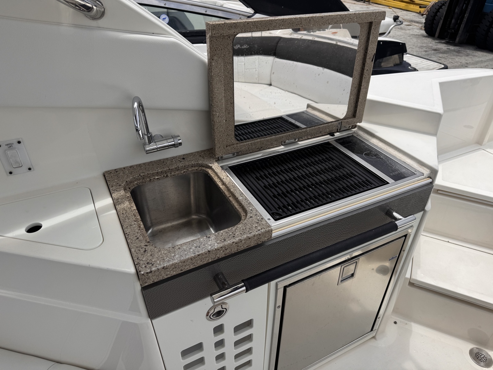 2016 Sea Ray 350 SLX