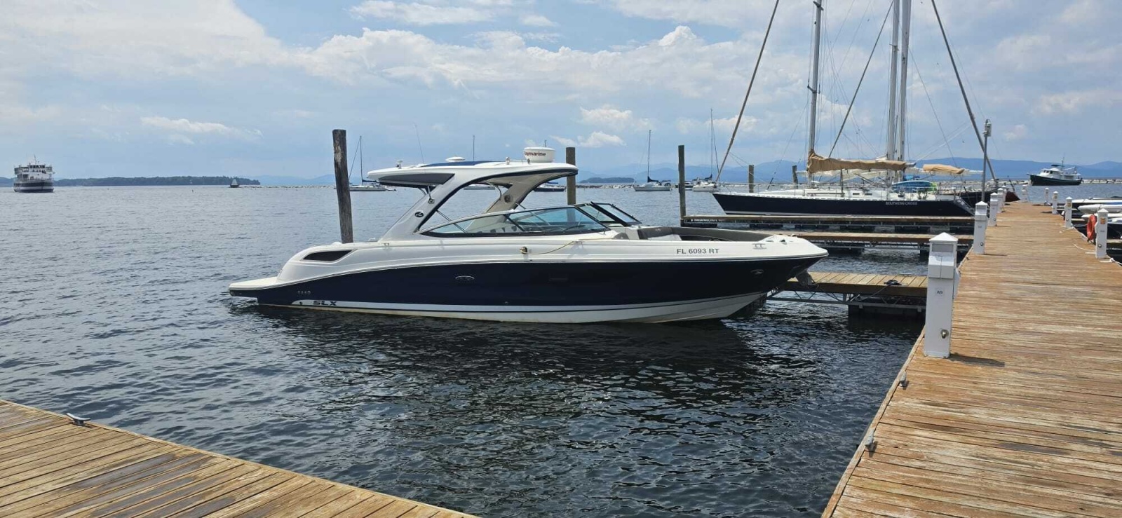 2016 Sea Ray 350 SLX