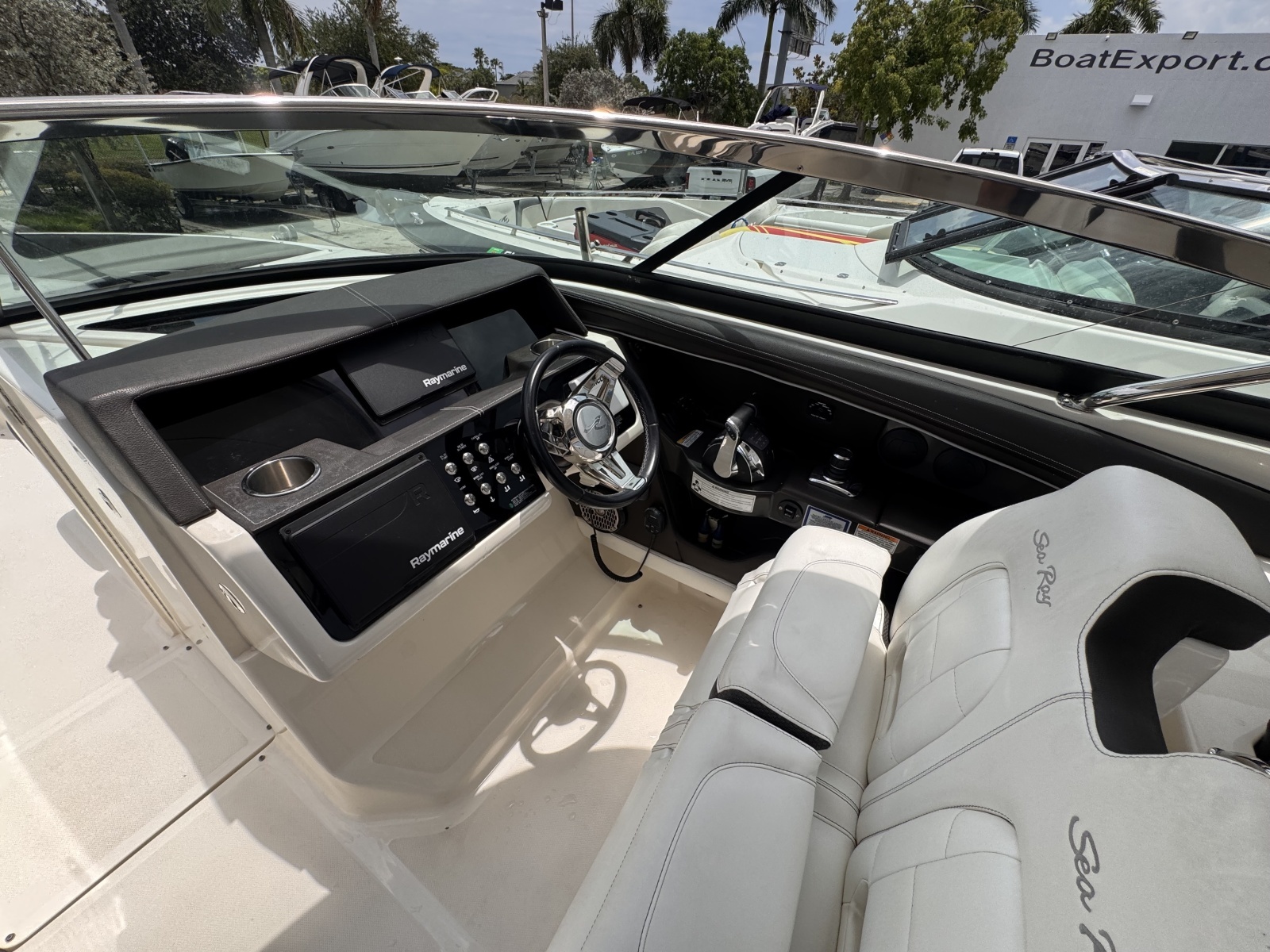 2016 Sea Ray 350 SLX