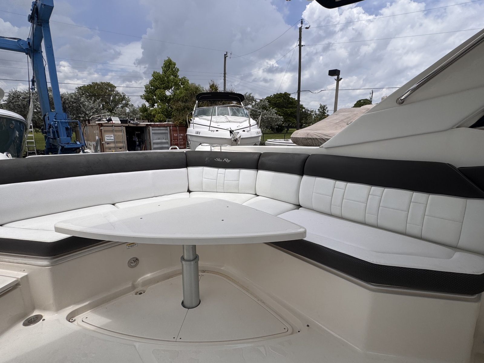 2016 Sea Ray 350 SLX