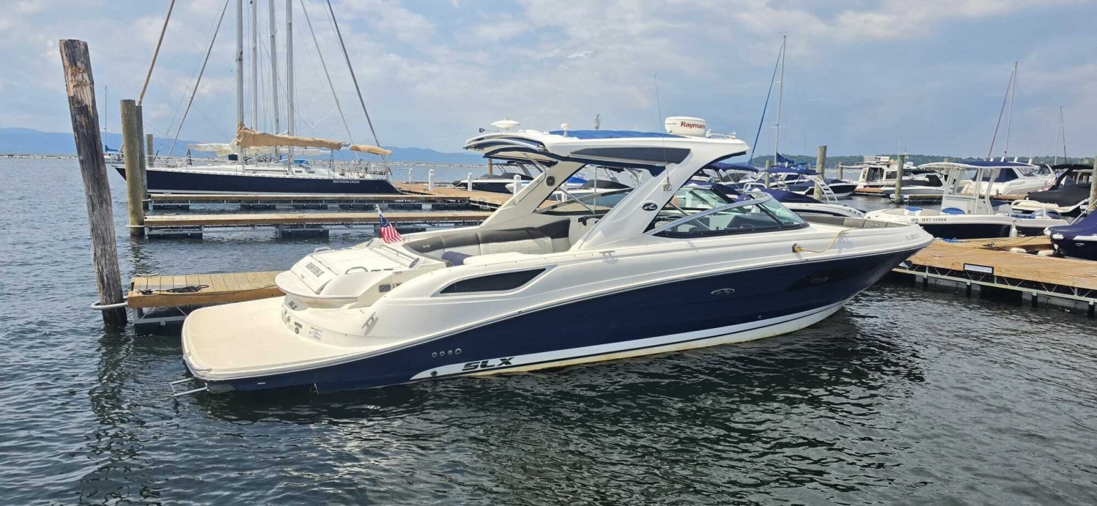 2016 Sea Ray 350 SLX