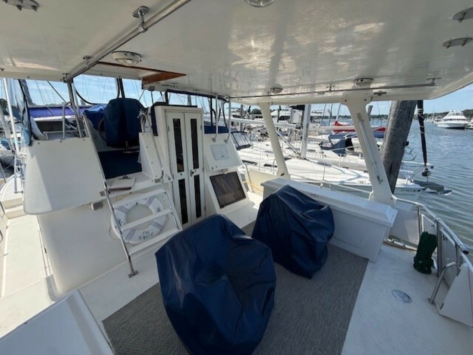1990 Vista Sun Deck Trawler