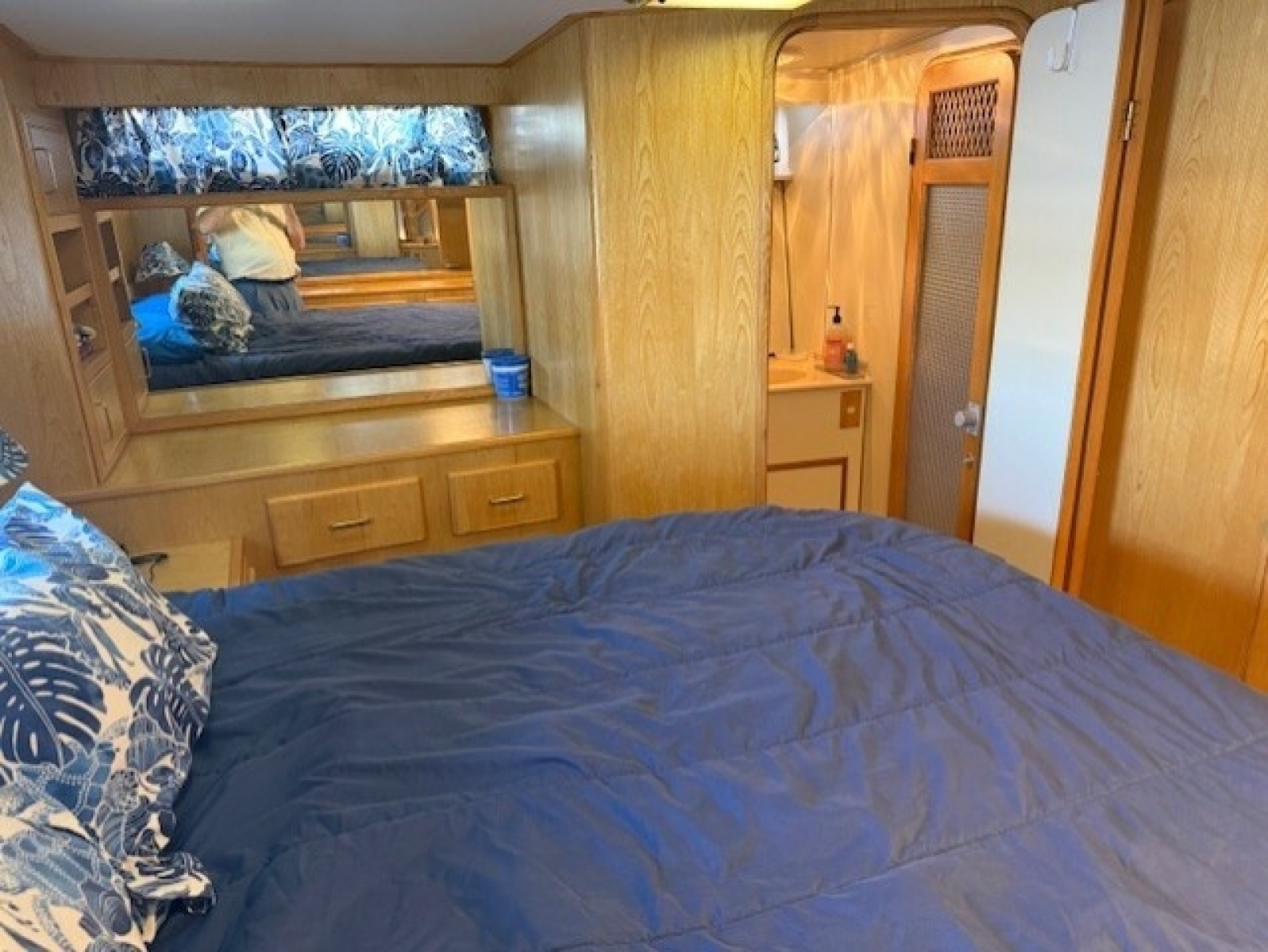 1990 Vista Sun Deck Trawler