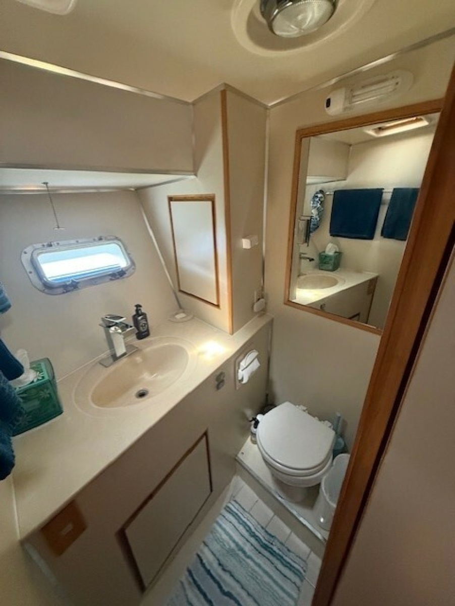 1990 Vista Sun Deck Trawler