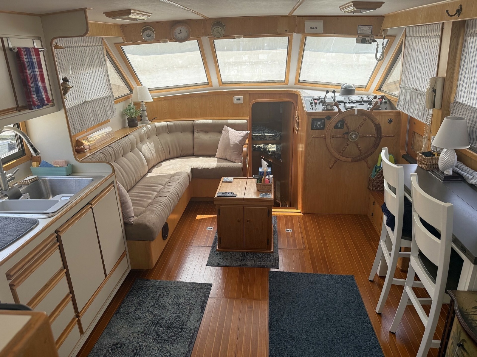 1990 Vista Sun Deck Trawler