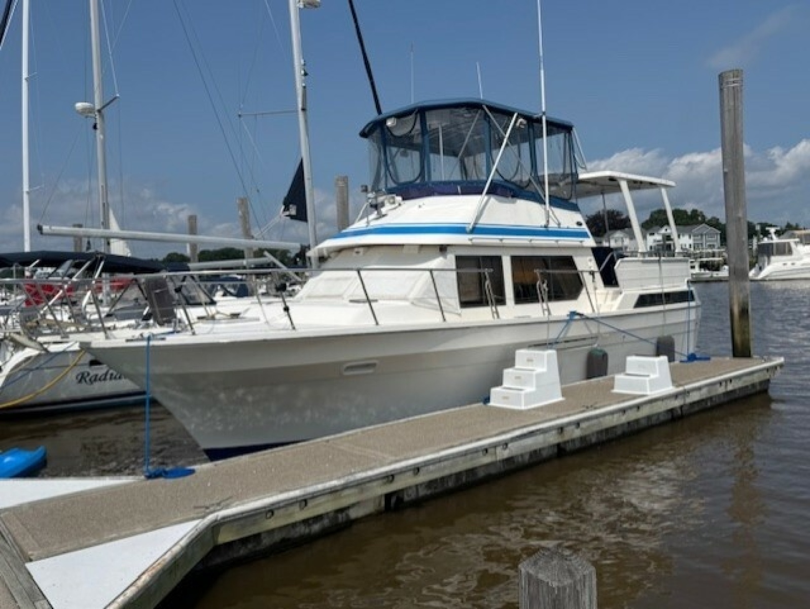 1990 Vista Sun Deck Trawler