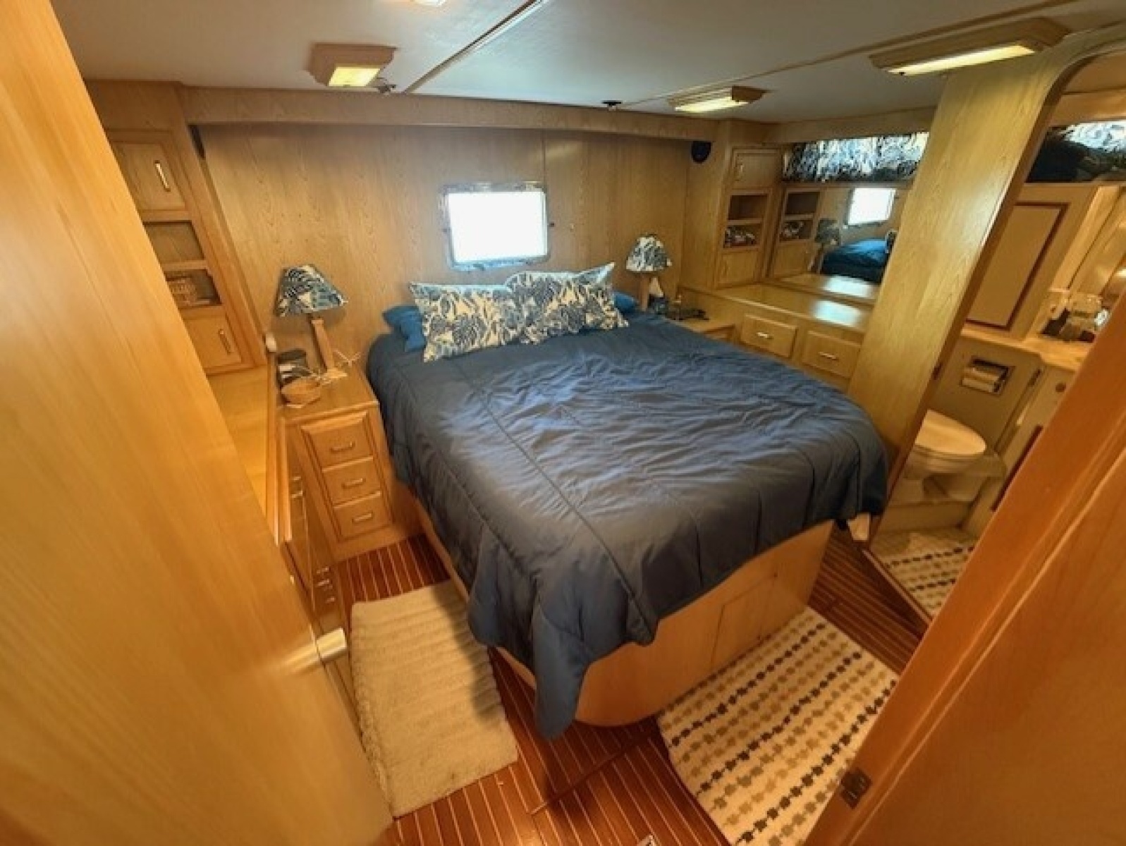 1990 Vista Sun Deck Trawler