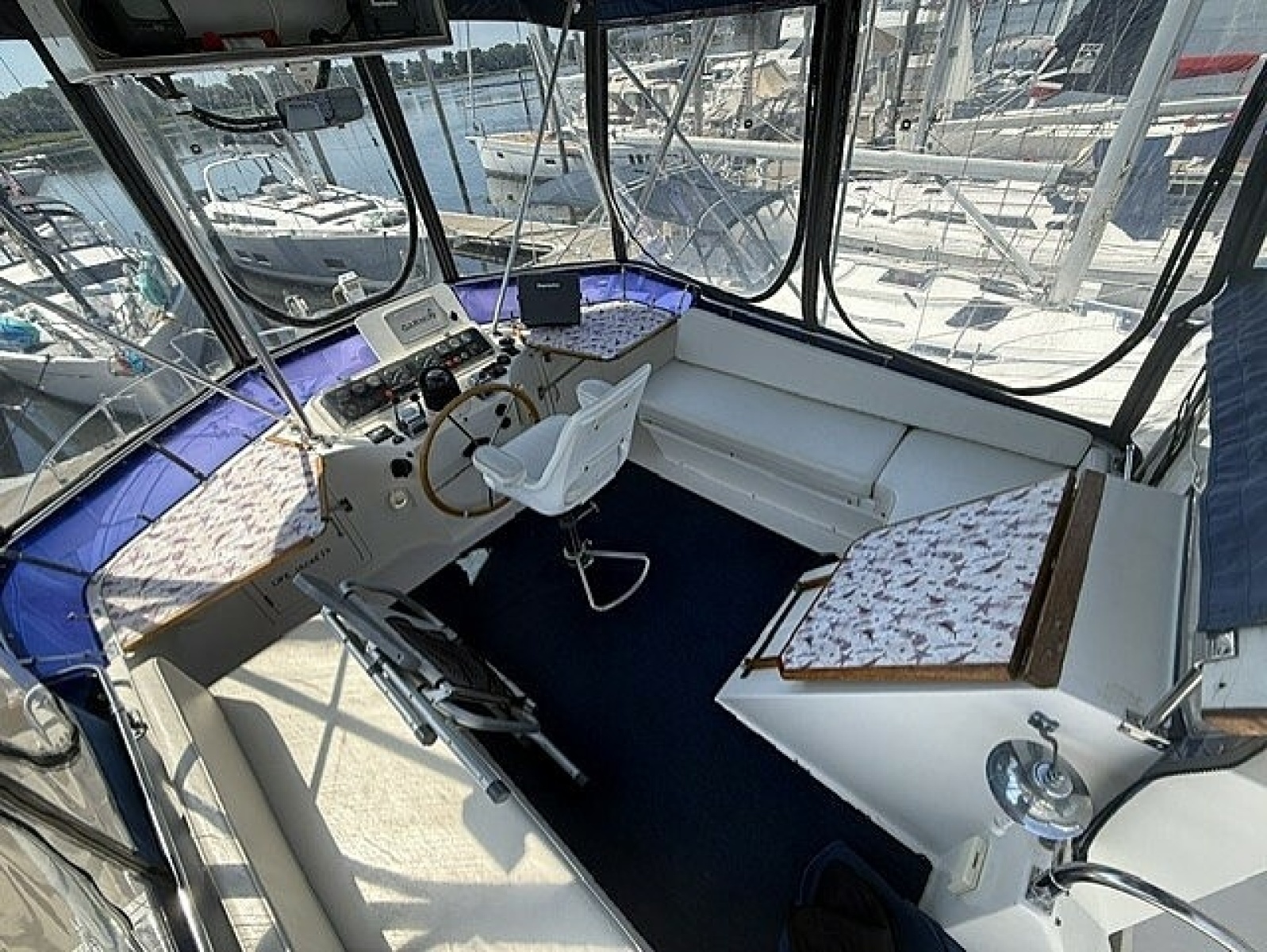 flybridge stbd side