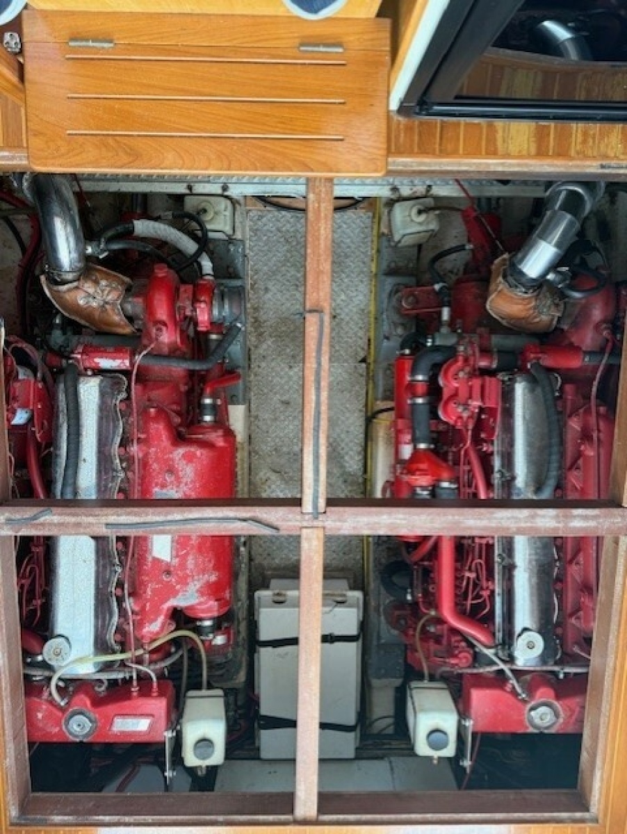 1990 Vista Sun Deck Trawler