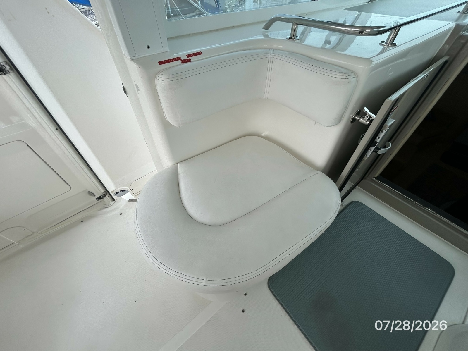 40' Sea Ray sundeck port seating