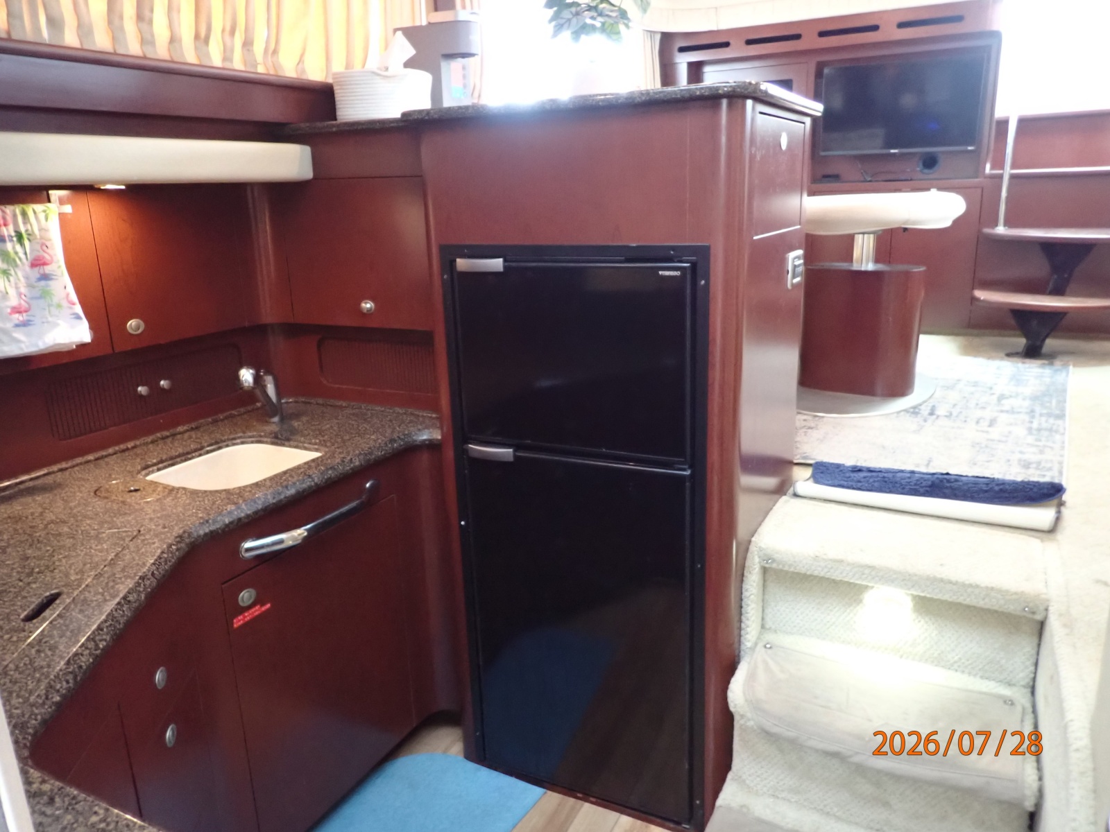40' Sea Ray galley3